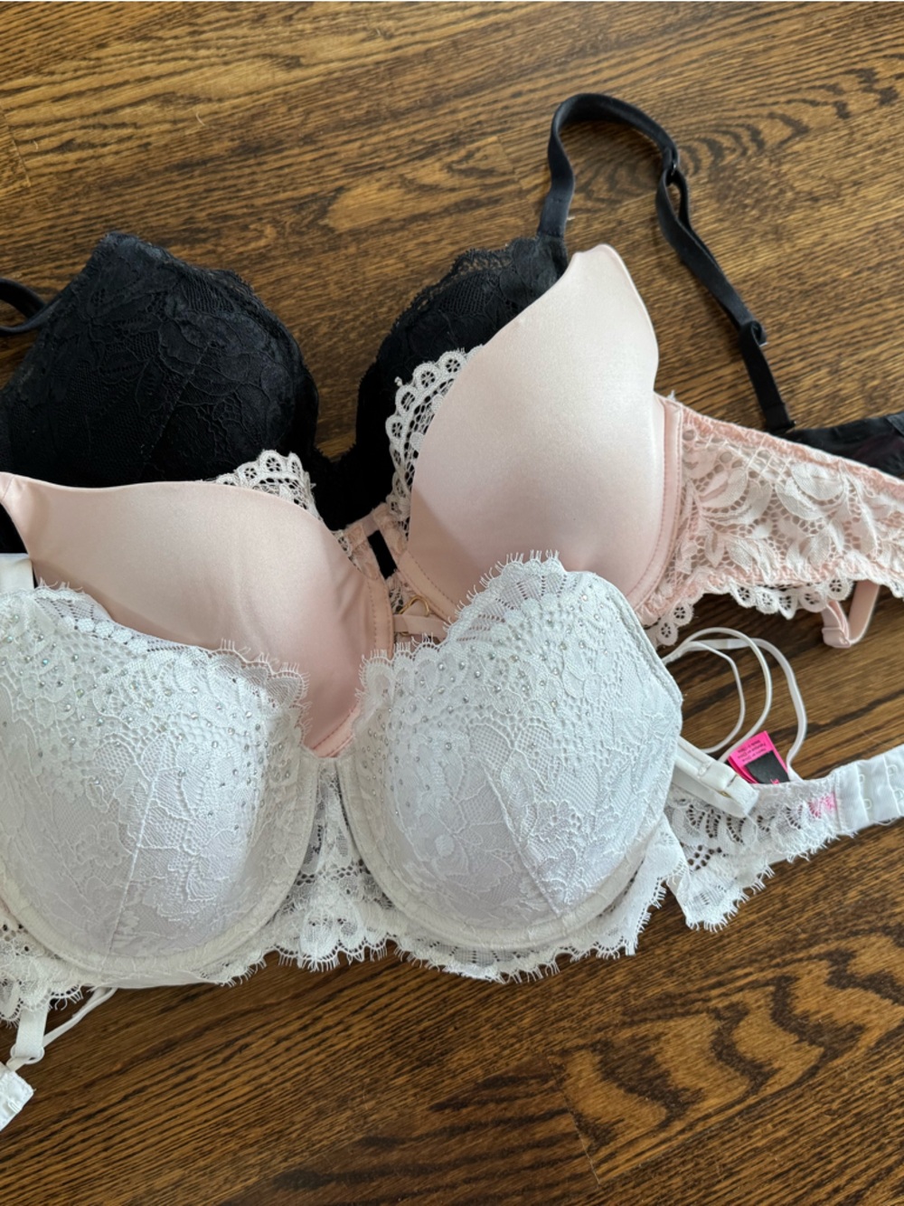 32D La Senza Bras - Black, Blush, White